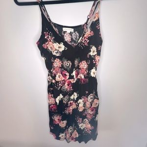 Lightly Used LA Hearts floral mini dress size S! Super comfy! Perfect for pics!!